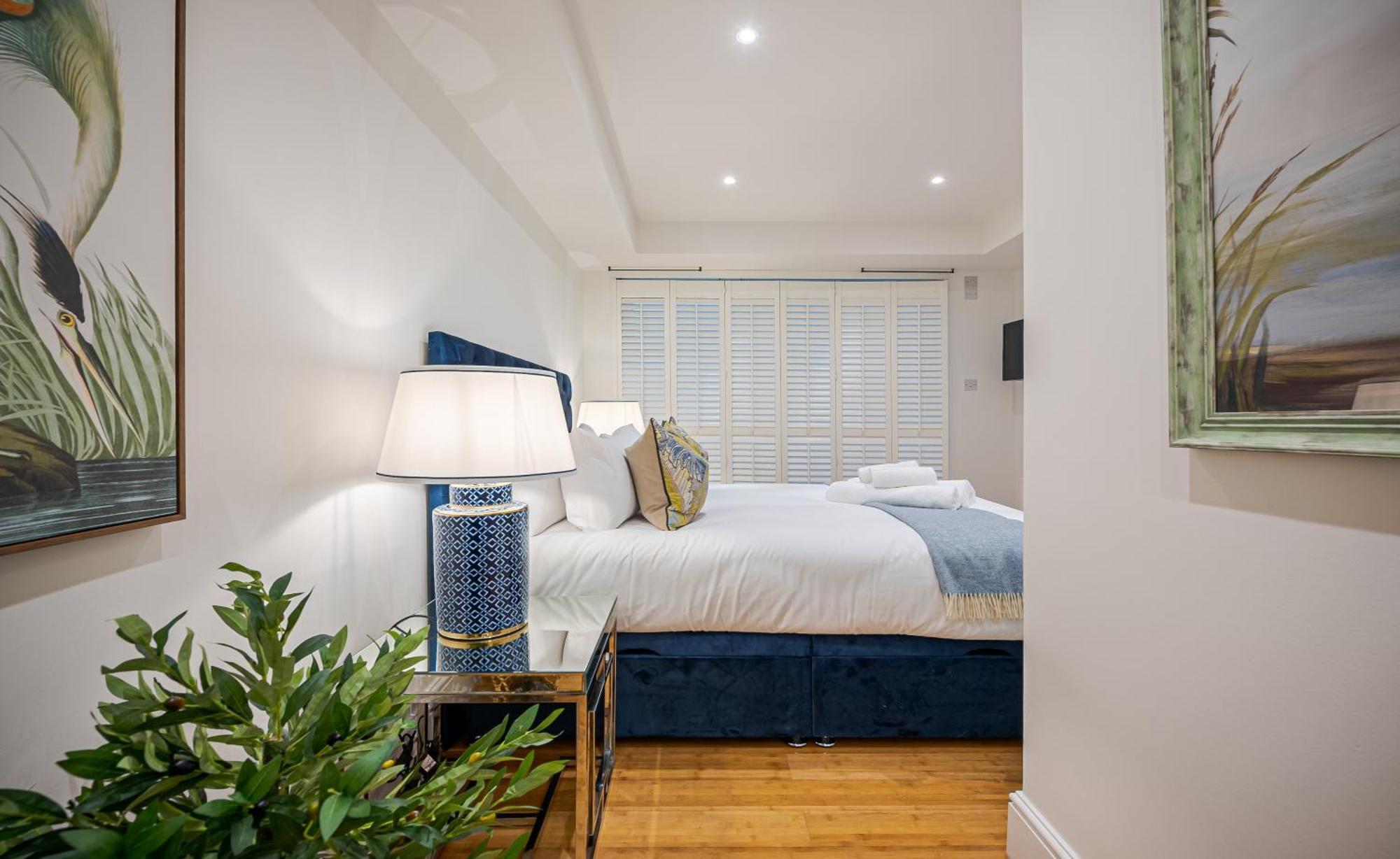 Chic Belgravia Hideaway With Private Patio 10 Mins To Harrods Londen Buitenkant foto