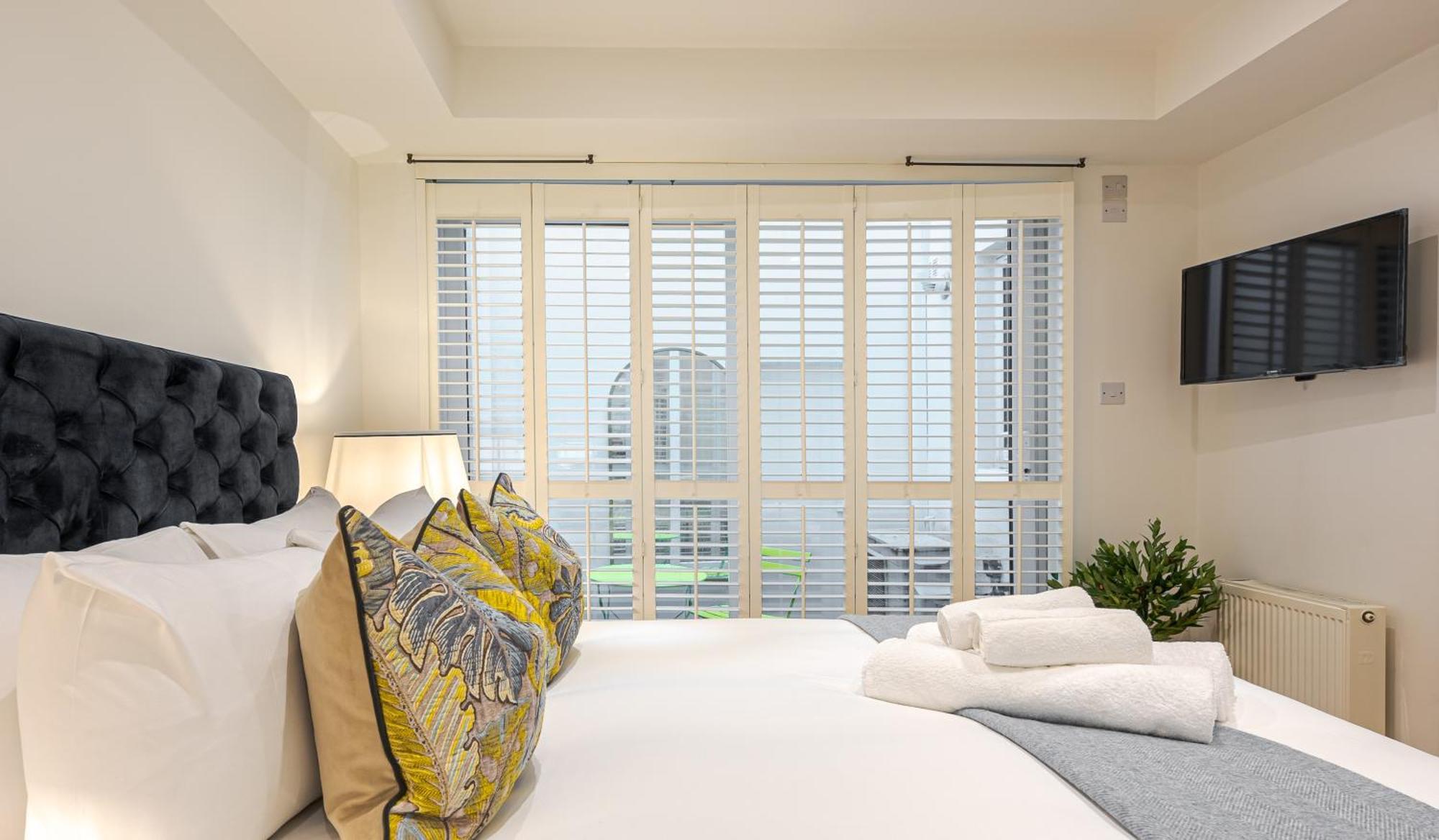 Chic Belgravia Hideaway With Private Patio 10 Mins To Harrods Londen Buitenkant foto