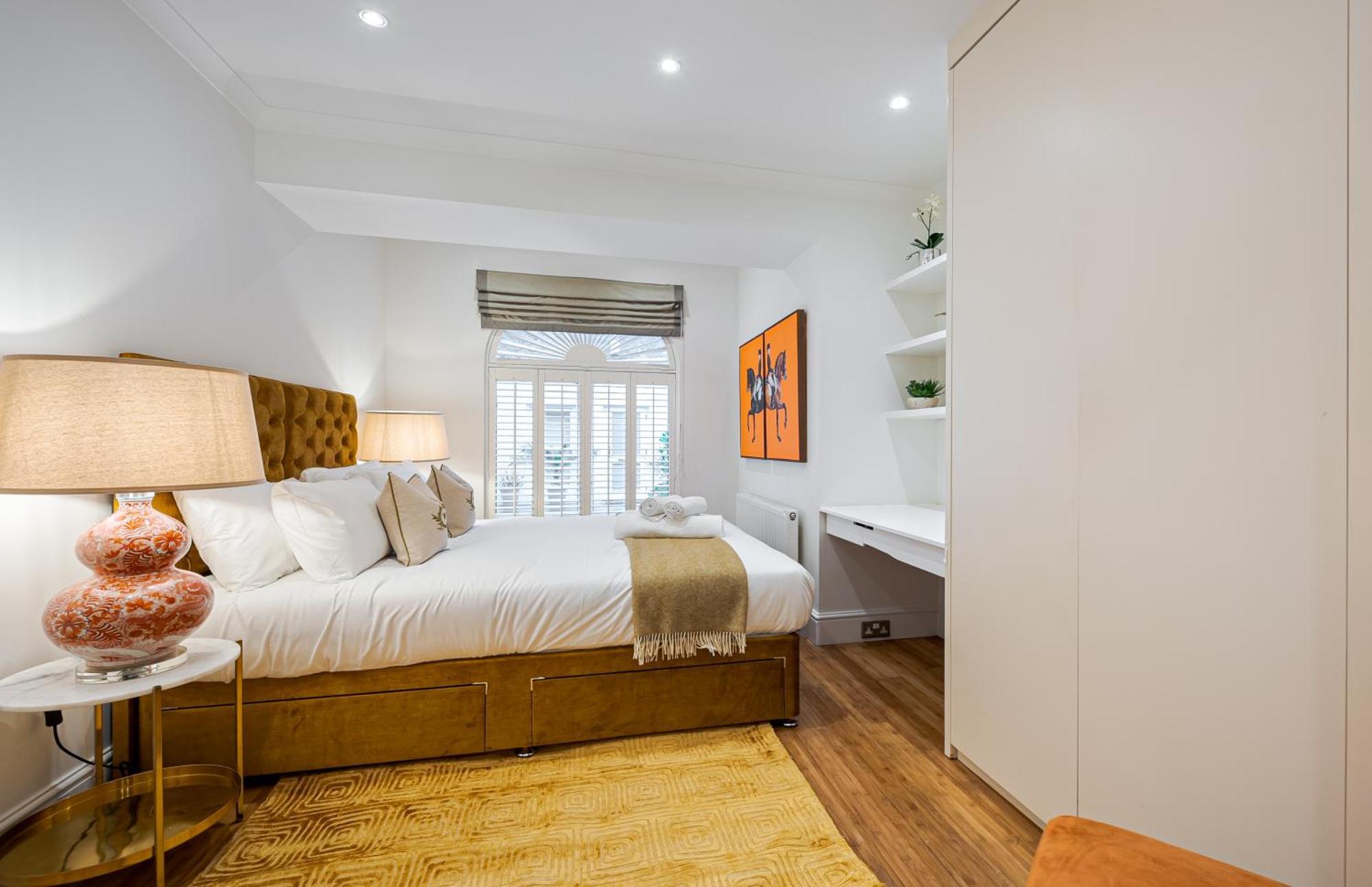 Chic Belgravia Hideaway With Private Patio 10 Mins To Harrods Londen Buitenkant foto