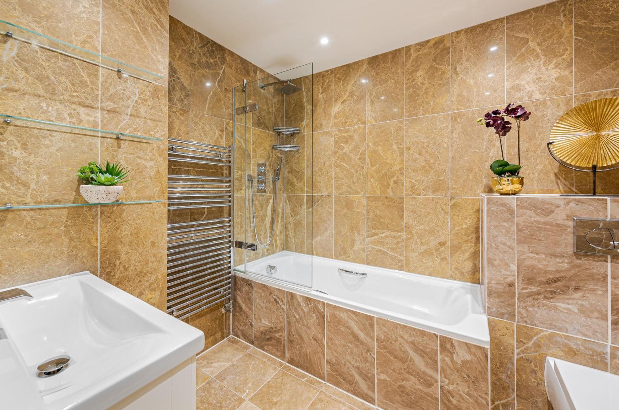 Chic Belgravia Hideaway With Private Patio 10 Mins To Harrods Londen Buitenkant foto