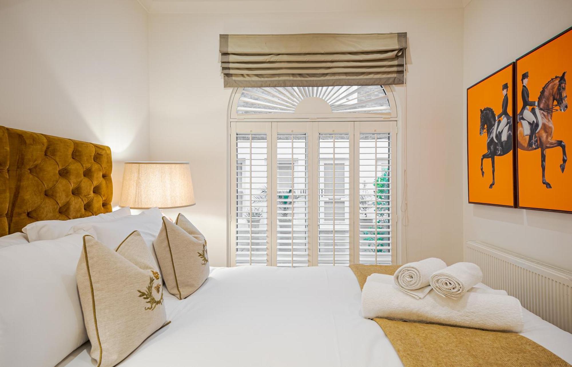 Chic Belgravia Hideaway With Private Patio 10 Mins To Harrods Londen Buitenkant foto